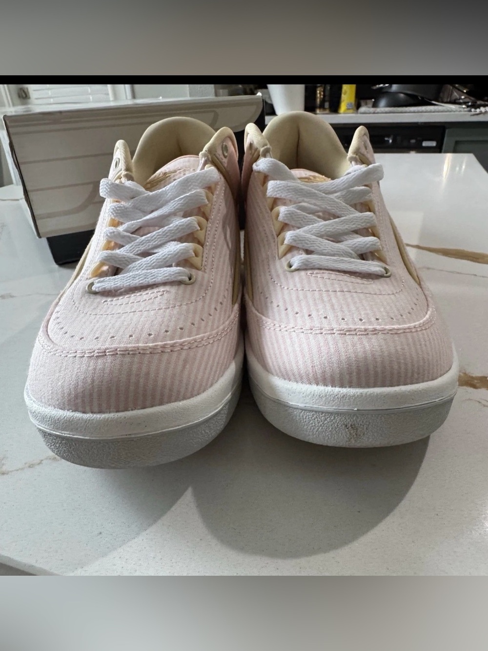 Jordan 2 Retro’s Low - Pink/White - Size 7.5 Women - RARE